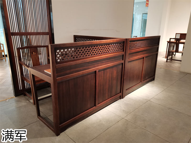 滿軍實木辦公家具展廳實拍