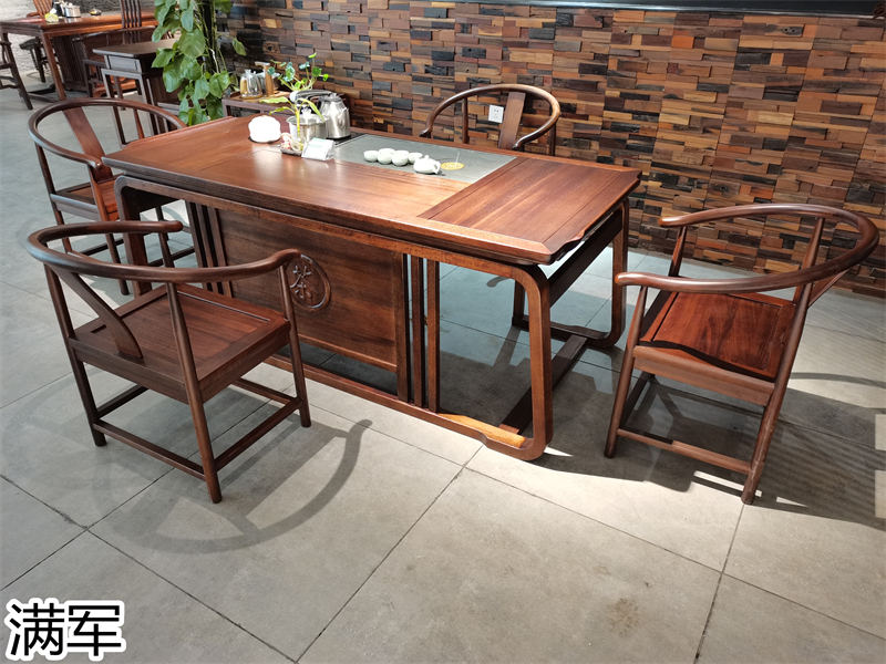 滿軍實木辦公家具展廳實拍