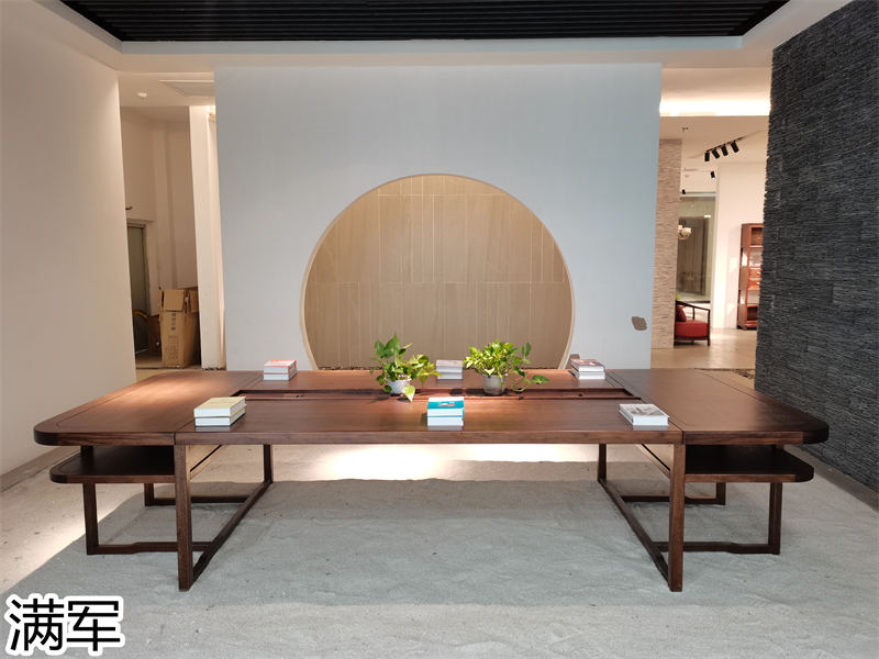 滿軍實木辦公家具展廳實拍