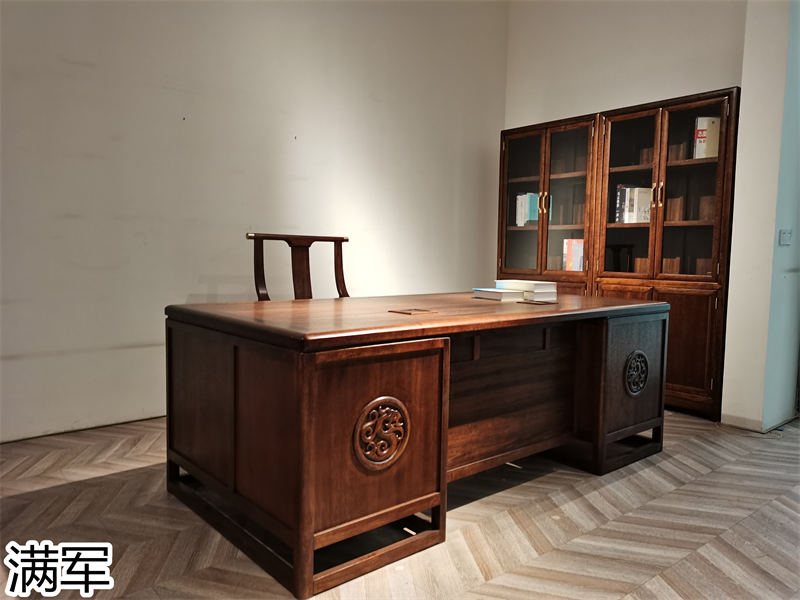 滿軍實木辦公家具展廳實拍