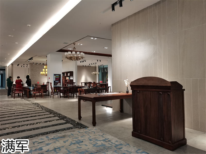 滿軍實木辦公家具展廳實拍