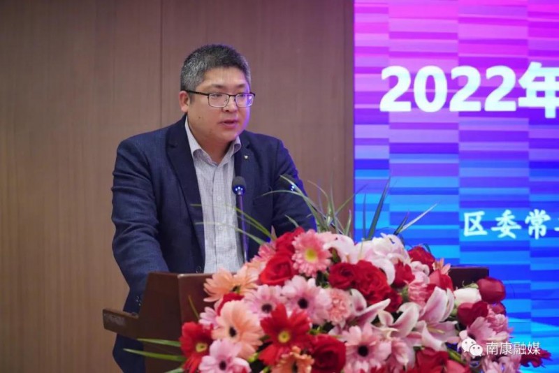 李成勝介紹擬簽約項目情況