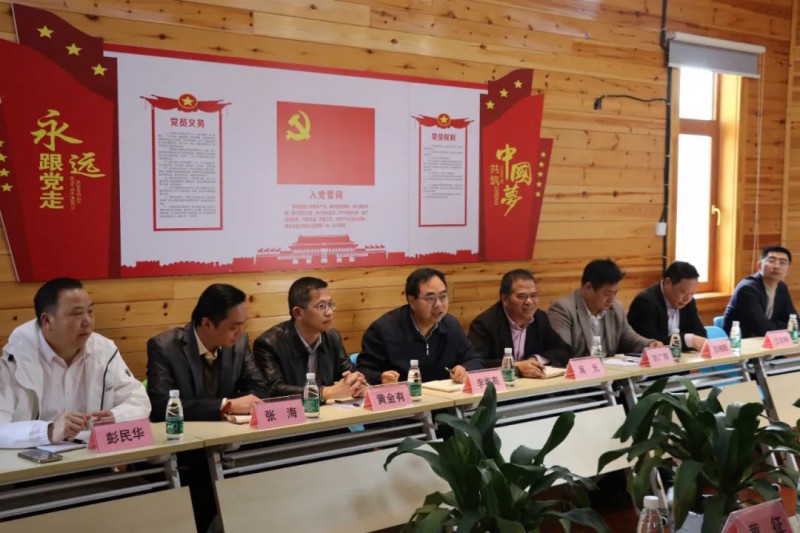 于都服裝產業在縣委縣政府的關心支持下有了一定的發展