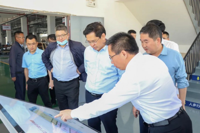 區委書記何善錦到龍華軟體家具產業園調研指導工作3