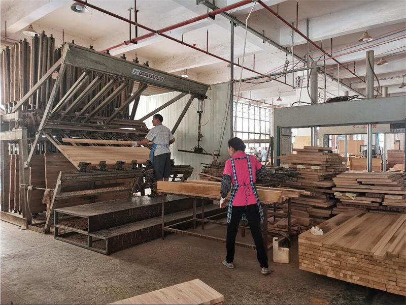 康優(yōu)寶家具工廠實拍