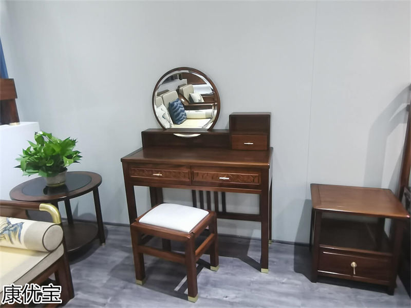 康優(yōu)寶輕奢新中式胡桃木家具工廠展廳實拍