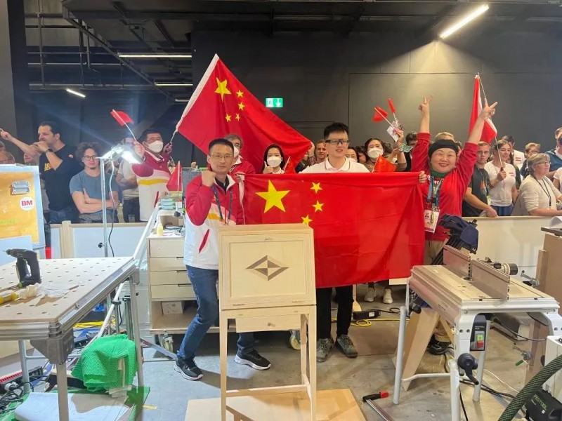 李德鑫斬獲首金