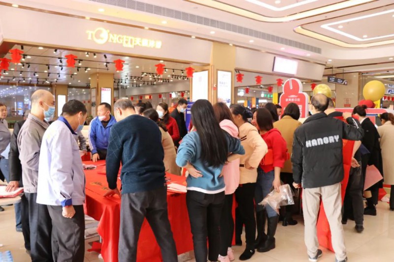 年味十足!南康家具協會攜手家具新中心免費寫春聯、送祝福