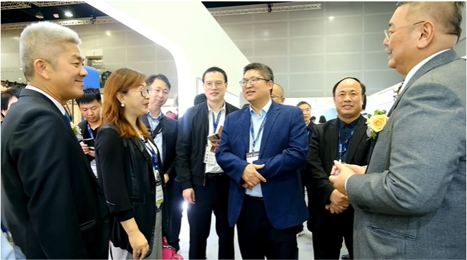 區(qū)委常委、副區(qū)長(zhǎng)李成勝