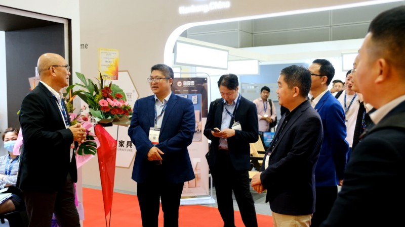 馬來西亞家具總會(huì)會(huì)長(zhǎng)邱曜仲2