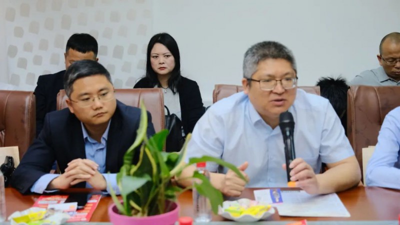 區(qū)委常委、副區(qū)長(zhǎng)李成勝