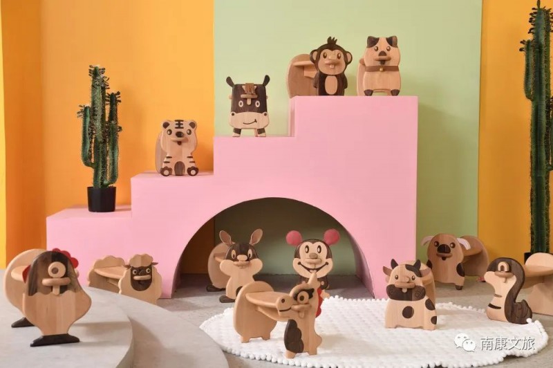 銅獎作品&ldquo;十二生肖凳系列&rdquo;1