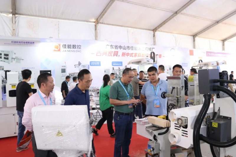 廣大參展商、經(jīng)銷(xiāo)商與南康家具企業(yè)將通過(guò)本次博覽會(huì)精誠(chéng)合作、互利共贏2