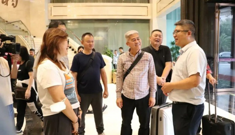 馬來西亞家具總會組團來南康考察,深化中馬家具合作!2