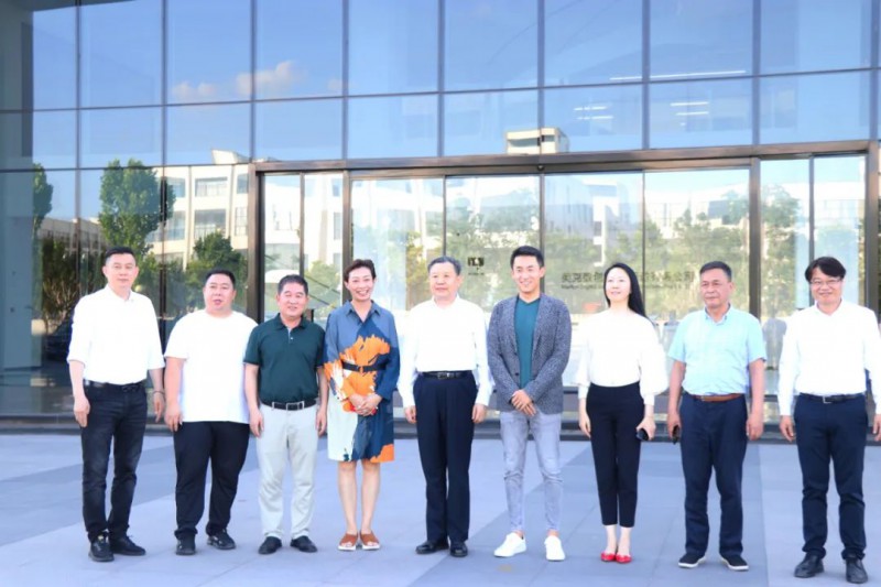 世界家具聯(lián)合會(huì)主席徐祥楠在南康調(diào)研2