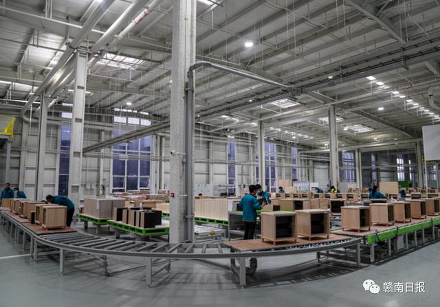 現(xiàn)代家具生產(chǎn)車間