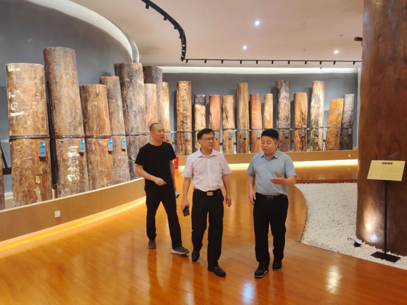 強(qiáng)強(qiáng)聯(lián)合，強(qiáng)鏈補(bǔ)鏈！南康家具與云浮石材達(dá)成戰(zhàn)略合作6