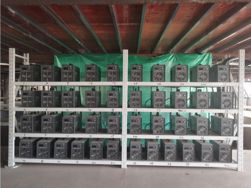 南康鑫鈦真空鍍膜設(shè)備 (4)