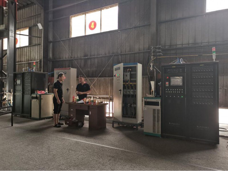 南康鑫鈦真空鍍膜設(shè)備 (2)