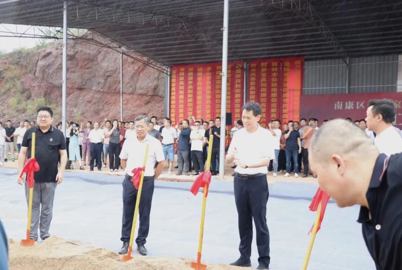 總投資3億元!南康赤土仿古家具產(chǎn)業(yè)園項(xiàng)目開工!2