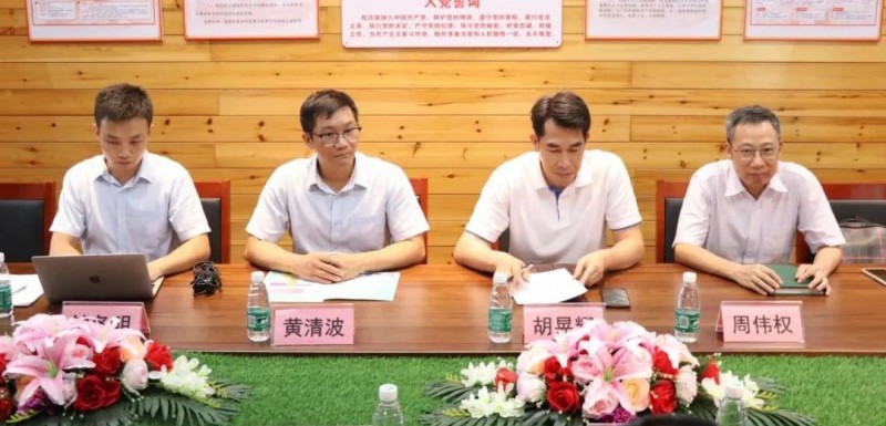 雙方還圍繞加強(qiáng)產(chǎn)品質(zhì)量監(jiān)管、維護(hù)家具市場秩序、處理家具消費投訴等方面進(jìn)行了深入的交流探討2