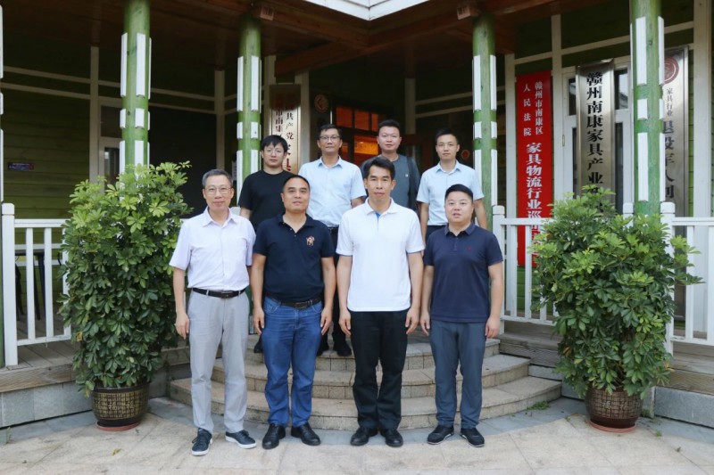 南康區(qū)市場監(jiān)督管理局郭華連、王孟,順德區(qū)市場監(jiān)督管理局樂從市場監(jiān)督管理所黃清波、鐘冬明一同參加考察