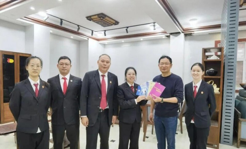 南康多名法官深入家具企業開展知識產權保護宣傳活動2