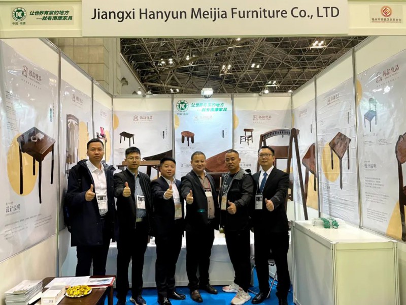 區(qū)家具產(chǎn)業(yè)促進(jìn)局相關(guān)人員2