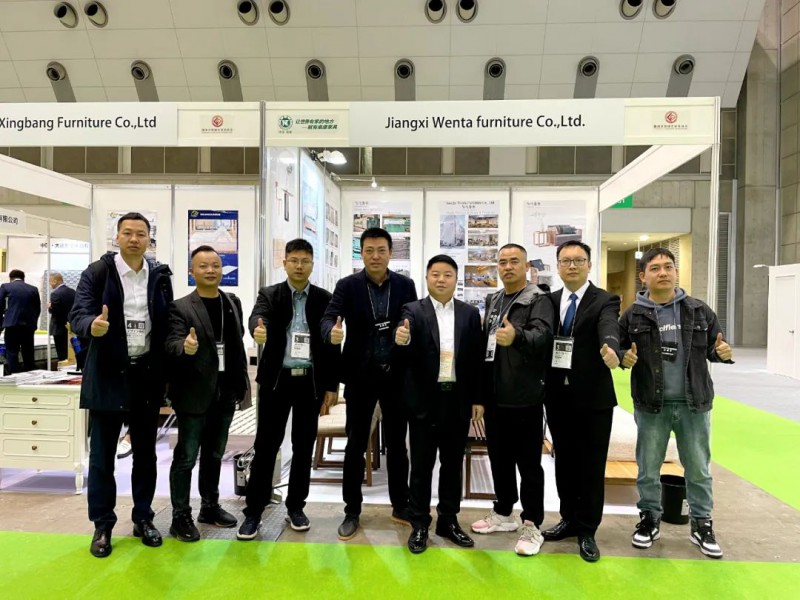 區(qū)家具產(chǎn)業(yè)促進(jìn)局相關(guān)人員3