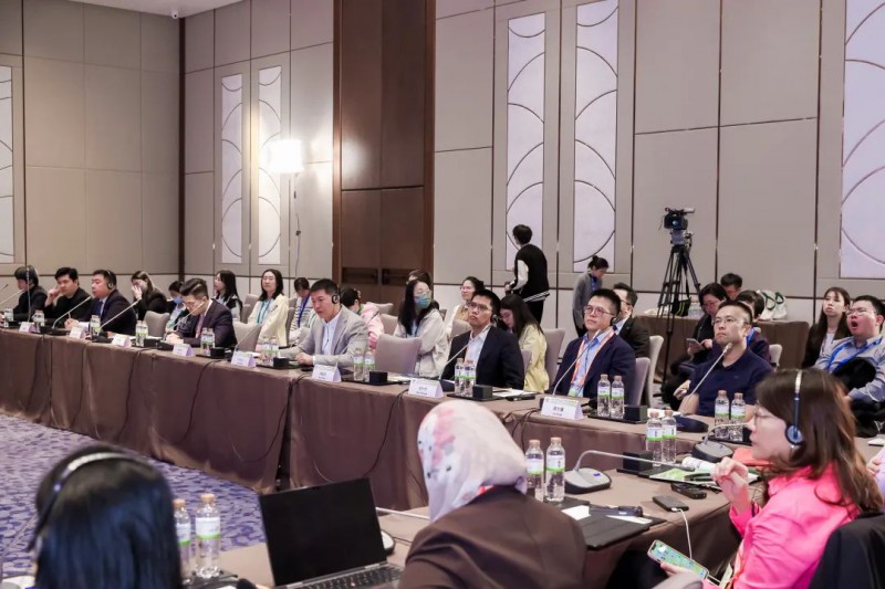 南康區家具協會會長羅海龍，永遠名譽會長顧建廈，秘書長楊劍受邀率隊赴澳門參會2