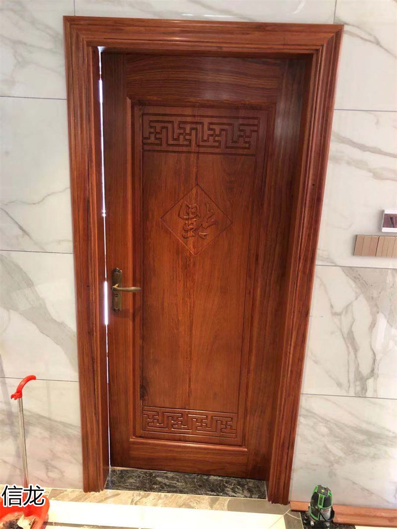 信龍紅木門