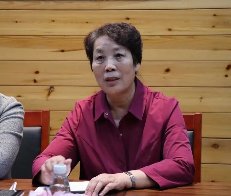 陜西省家具協會會長、福樂集團董事長靳喜鳳