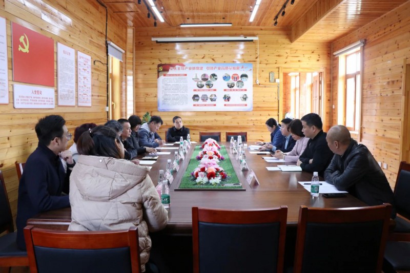 淶水縣政協副主席廖科一行來南康交流家具產業發展經驗