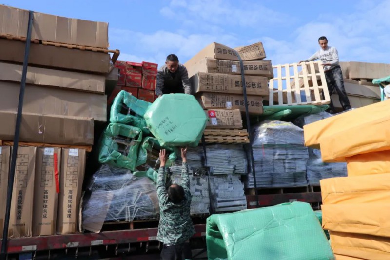 企業紛紛慷慨解囊5