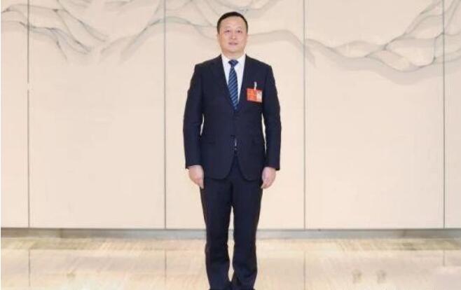 江西省人大代表、贛州市南康區(qū)委副書記、區(qū)長李贛興