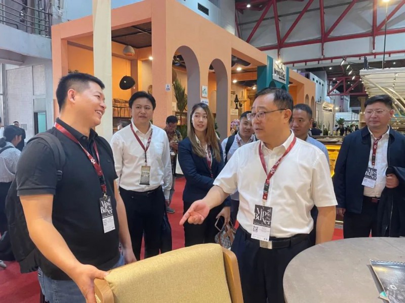 贛州市委常委、副市長何琦帶隊巡展1