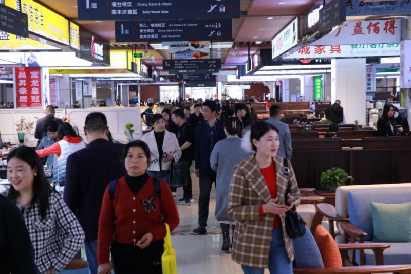 南康各大家具市場(chǎng)人頭攢動(dòng)2