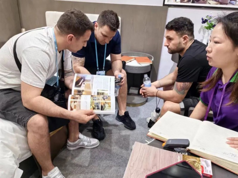 洽談并達成合作